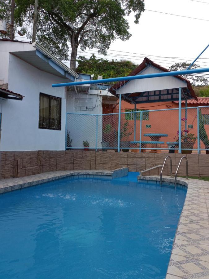 פוארטו לימון Hotel La Uvita מראה חיצוני תמונה