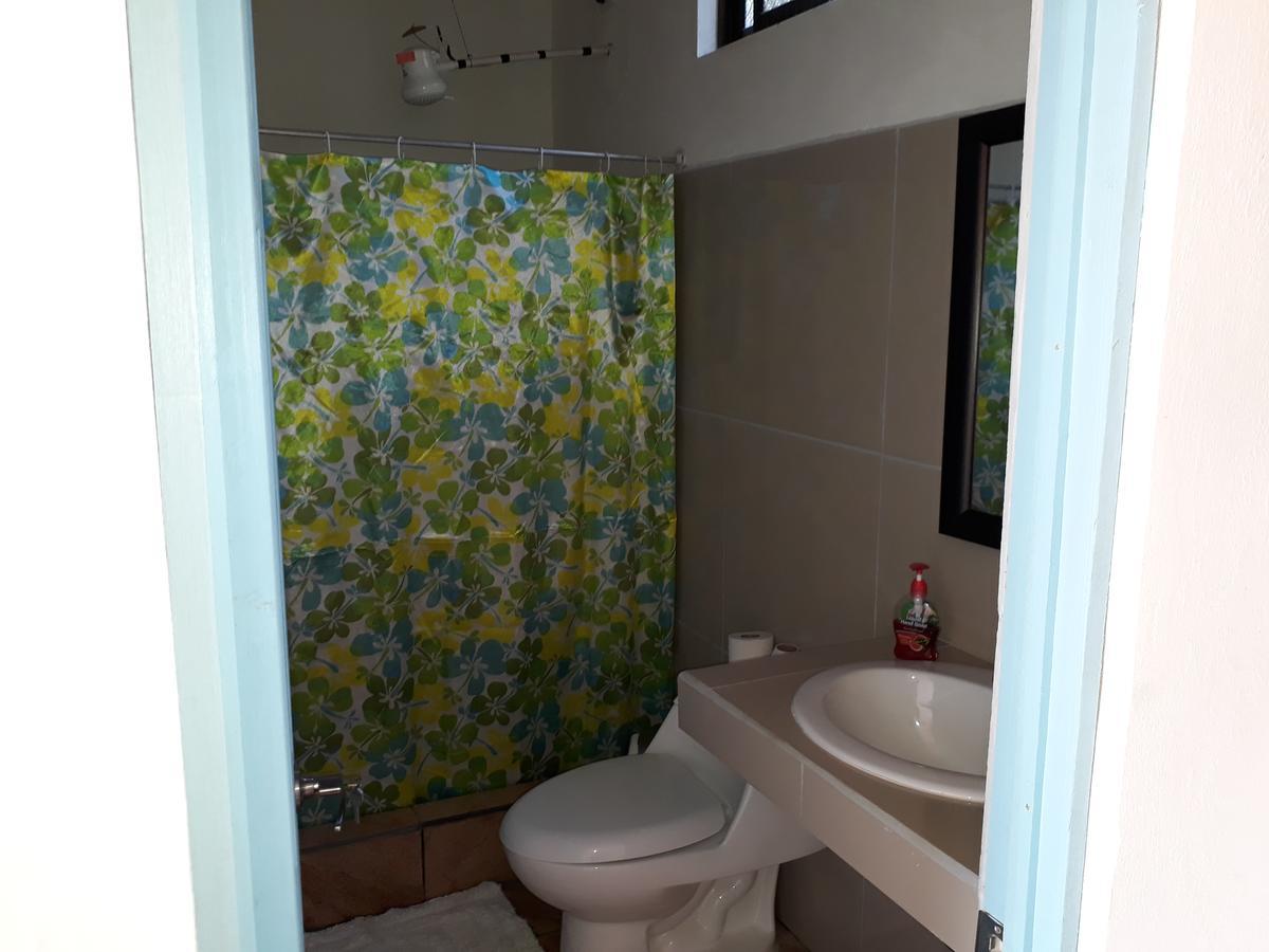 פוארטו לימון Hotel La Uvita מראה חיצוני תמונה
