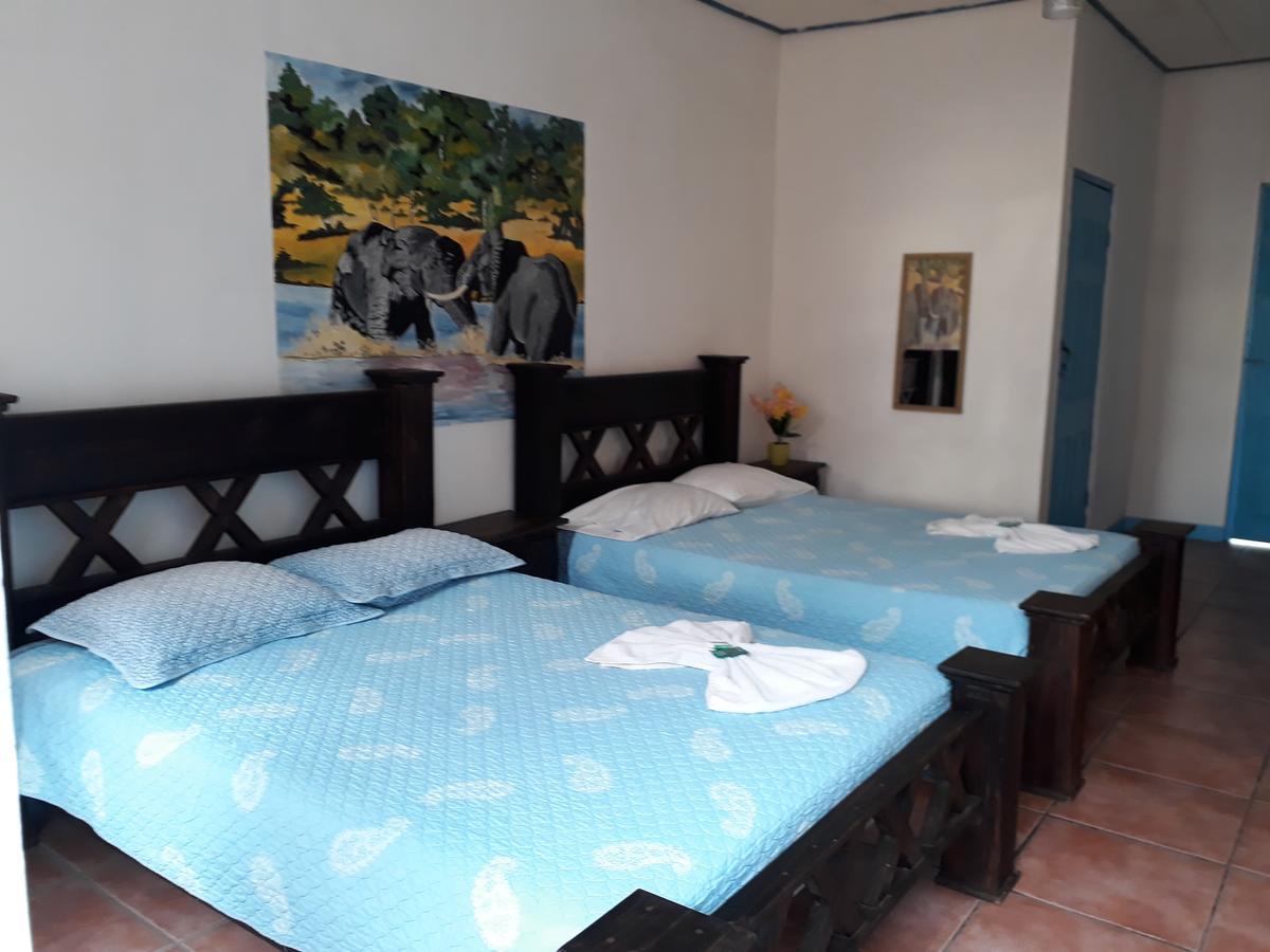 פוארטו לימון Hotel La Uvita מראה חיצוני תמונה