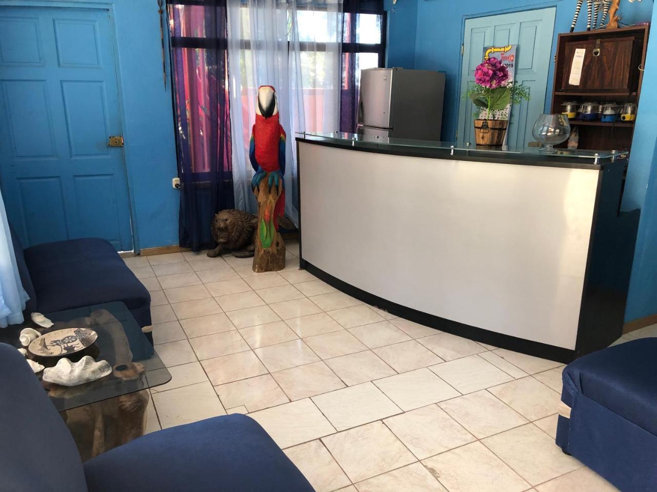 פוארטו לימון Hotel La Uvita מראה חיצוני תמונה